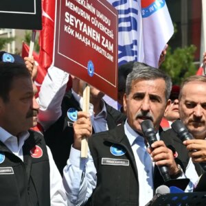 is birakan memurlar hazine ve maliye bakanliginin onunde alnini karislarim tYTlmk6h