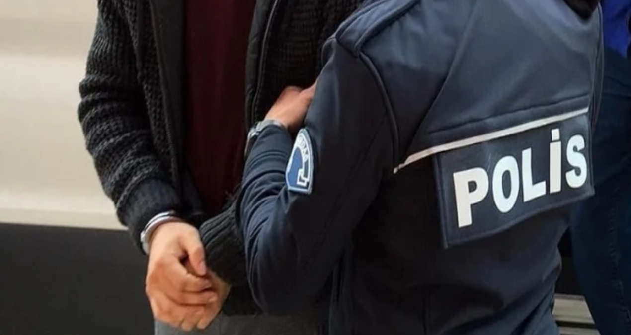 alanyada kediye tekme atan kisi gozaltina alindi KFB2J3mw