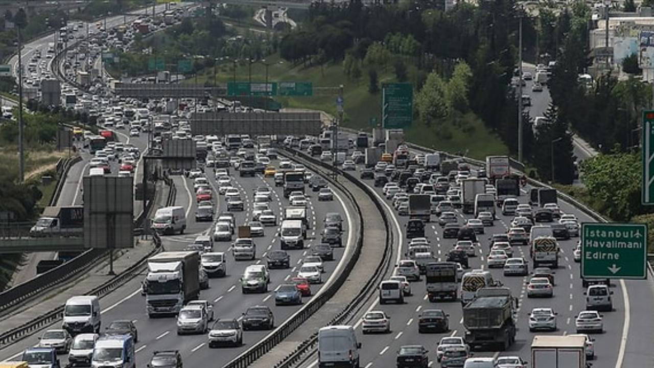 istanbulda ambulanslar arac radyolarina mesaj gonderecek ambulans gelince radyodan duyulacak ZEkxfjuM