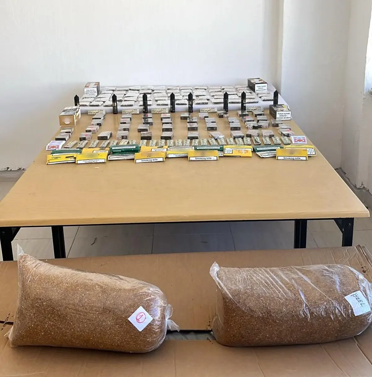 mersinde uyusturucu ve kacak tutun baskini f71cVaKD