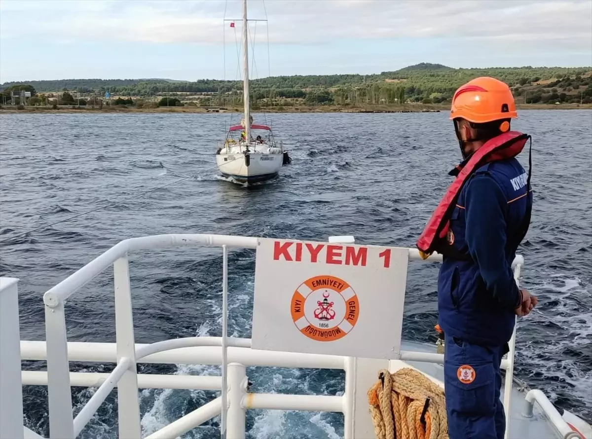 canakkalede suruklenen tekne kurtarildi 14VJnuhc.jpg