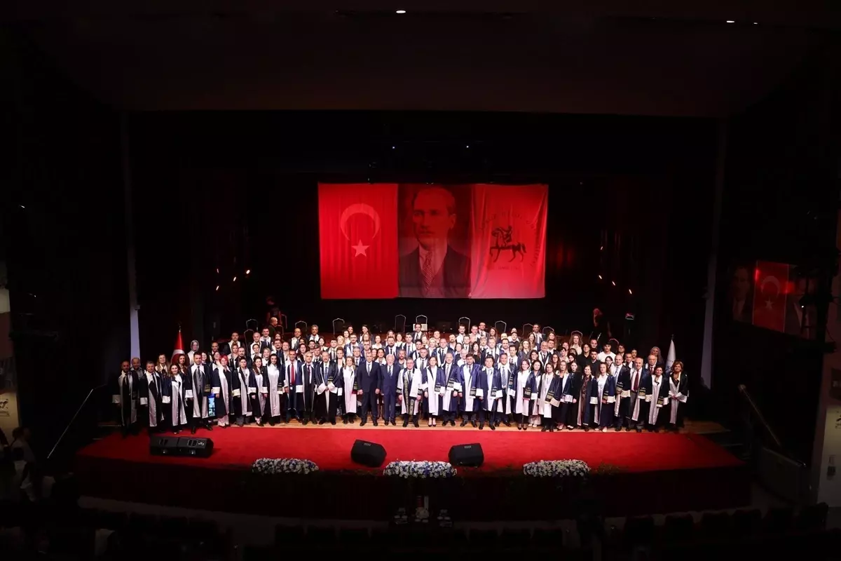 dokuz eylul universitesi 2025 2026 akademik yili acilis toreni gerceklesti OHxZAAym.jpg