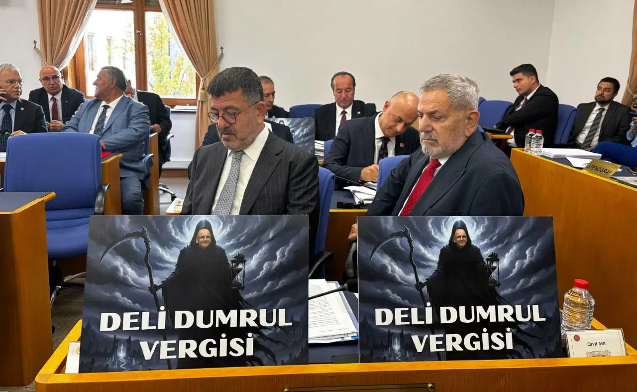 komisyonda deli dumrul dovizi chpli veli agbabadan mehmet simseke tepki VKFIrWkO.jpg