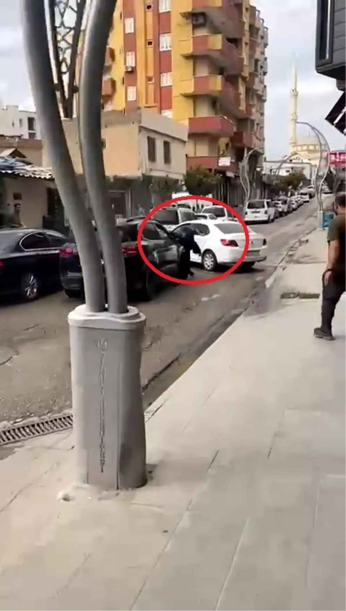 tartisma kanli bitti cip surucusu ayaklarini ezdi GvwX2dUi.jpg