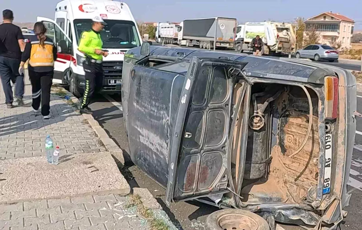 aksarayda tir ile carpisan otomobil devrildi 3 yarali pXNBB4gY.jpg