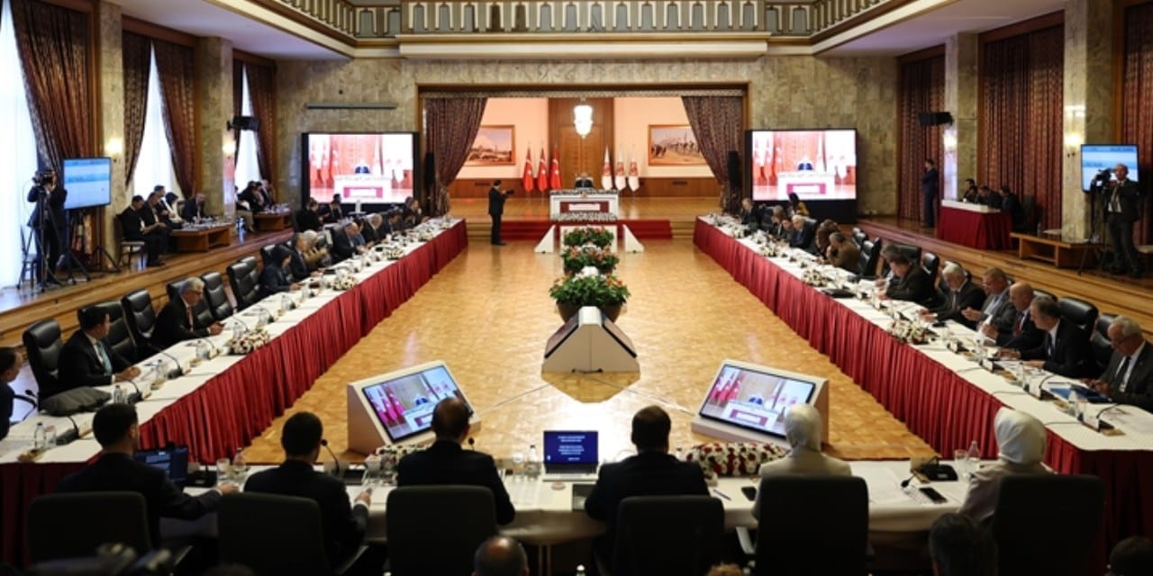 son dakika komisyonda imrali hazirliklari tam gaz kurtulmus partilerle gorusecek ulSEGGm5.jpg