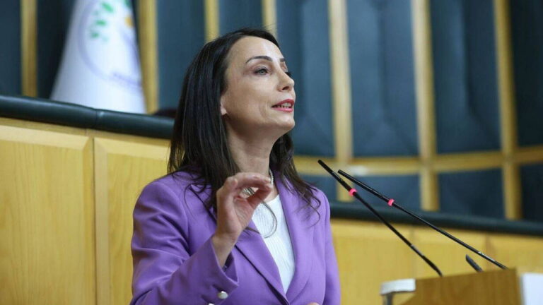 tulay-hatimogullari-baris-bize-altin-tepsiyle-sunulmayacak-hdHvv2fW