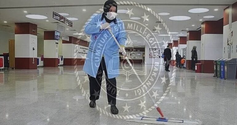 Okullarda 30 Bin Temizlik Personeli Görevine Başladı