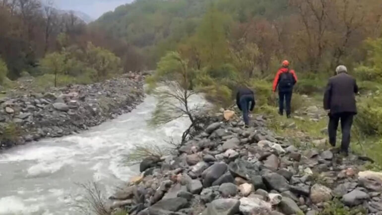 Cevizlidere’de Akıntıya Kapılan Kadın İçin Arama Faaliyetleri Devam Ediyor
