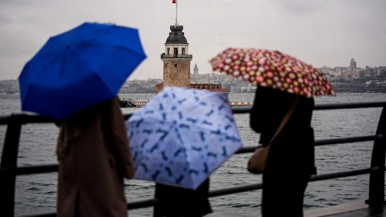 akom-pazar-gunune-dikkat-cekti-istanbulda-hava-nasil-olacak-GAWLEVei