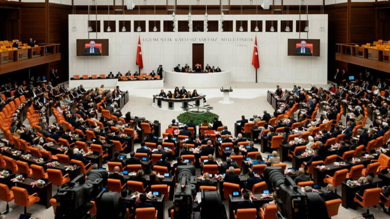 chpden-varlik-barisina-serh-suc-geliri-olabilecek-kazanclarin-turkiyeye-girisi-kolaylasacak-b4OaHAaL