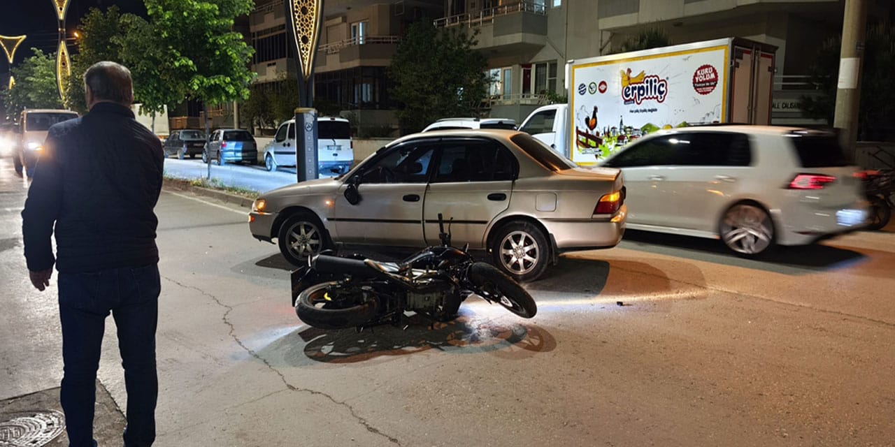 Keşan’da Otomobil ile Motosiklet Çarpıştı: 2 Yaralı